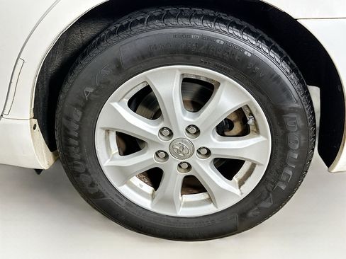 Used 2011 Toyota Camry LE image 11