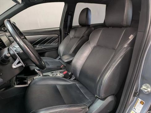 Used 2020 Mitsubishi Outlander SEL image 8