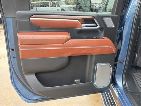 Used 2025 GMC Sierra 3500 Denali Ultimate image 15