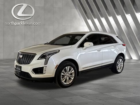 Used 2023 Cadillac XT5 Luxury w/ LPO, Floor Liner Package image 3