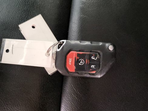 Used 2018 Jeep Wrangler Unlimited Sahara w/ Cold Weather Group AWD/4WD image 13