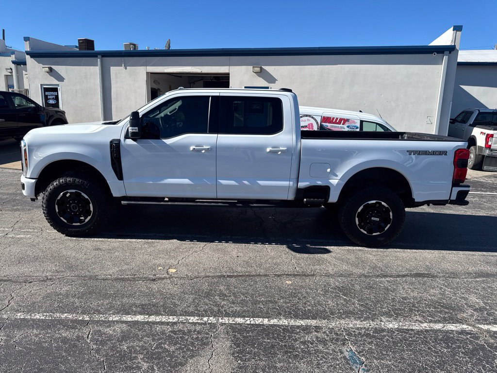 Certified 2025 Ford F250 4x4 Crew Cab Super Duty image 7