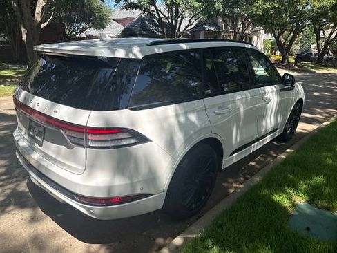 Used 2022 Lincoln Aviator Reserve w/ Equipment Group 201A AWD/4WD image 4