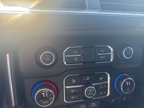 Used 2021 Chevrolet Tahoe Z71 image 16