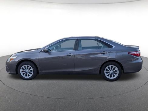 Used 2015 Toyota Camry LE FWD image 2