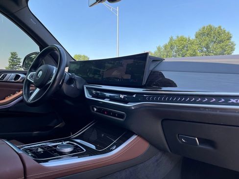 Used 2024 BMW X5 xDrive40i w/ M Sport Package AWD/4WD image 31