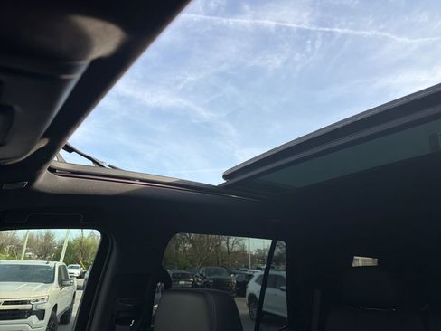 Used 2023 Chevrolet Tahoe Z71 image 11