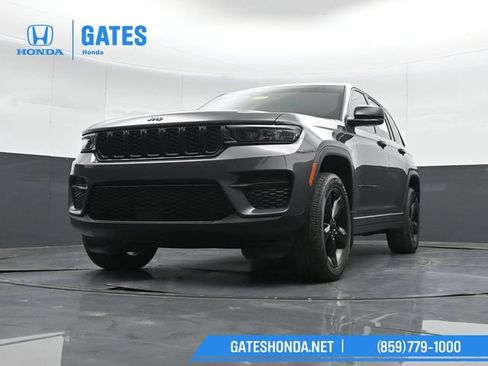 Used 2024 Jeep Grand Cherokee Altitude AWD/4WD image 42