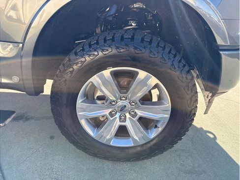 Used 2019 Ford F150 Platinum w/ Equipment Group 701A Luxury image 31