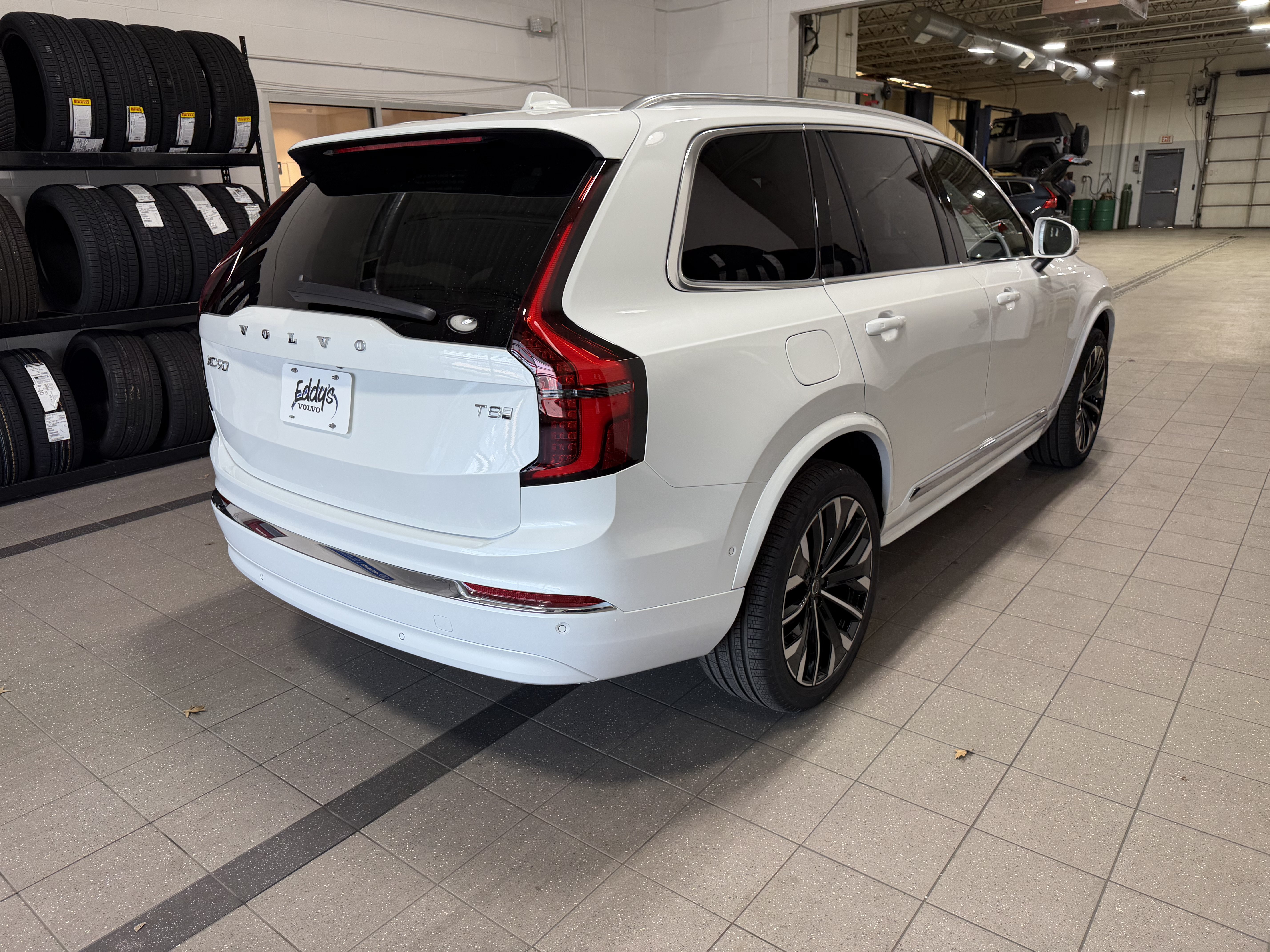 New 2026 Volvo XC90 T8 Plus w/ Protection Package AWD/4WD image 9
