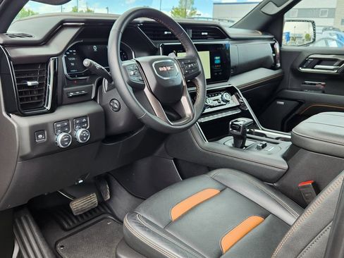 Used 2025 GMC Sierra 1500 AT4 w/ AT4 Premium Package AWD/4WD image 7