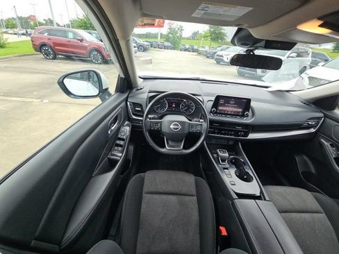 Used 2025 Nissan Rogue SV FWD image 22