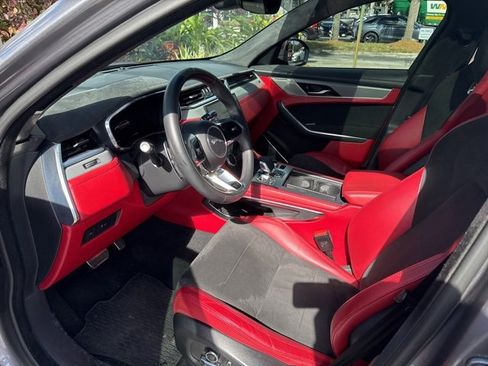Used 2022 Jaguar F-PACE SVR image 9