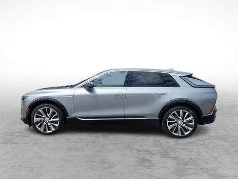 Used 2024 Cadillac Lyriq Luxury AWD/4WD image 7