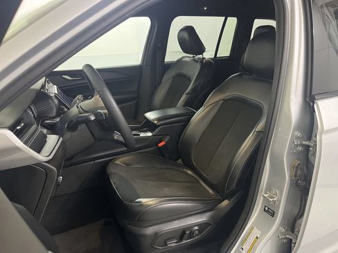 Used 2024 Jeep Grand Cherokee Altitude AWD/4WD image 18
