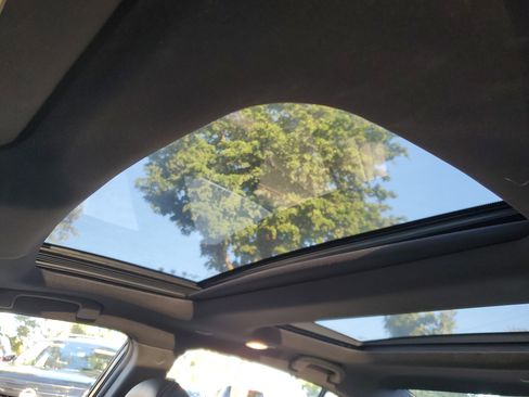 Used 2022 Nissan Maxima SR w/ Sport Mat Group image 9