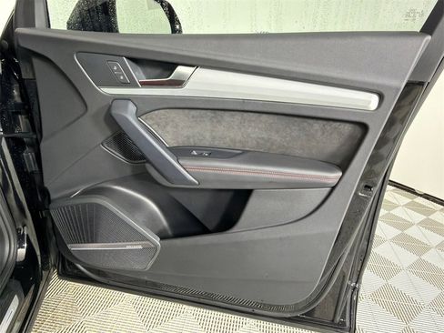 Used 2020 Audi SQ5 Prestige w/ Prestige Package image 16