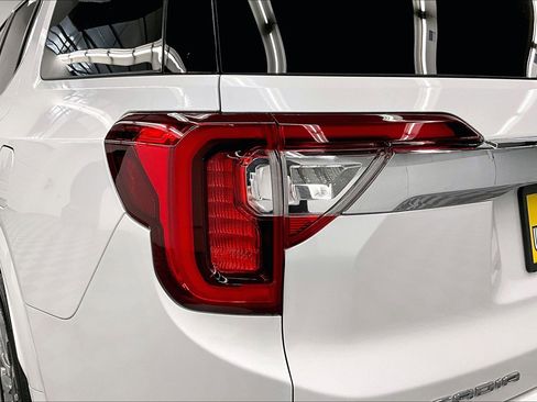 Used 2023 GMC Acadia Denali w/ Denali Ultimate Package FWD image 38