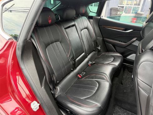 Used 2018 Maserati Levante S GranSport AWD/4WD image 19