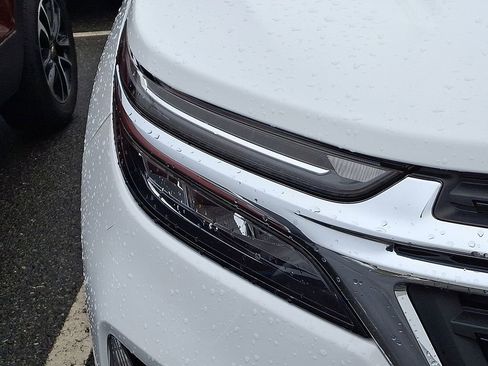 Used 2023 Chevrolet Equinox LT image 4