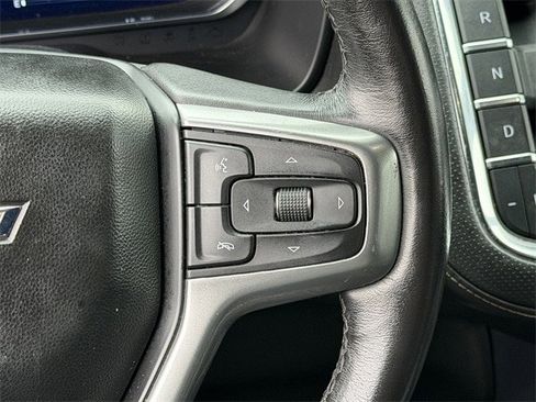 Used 2023 Chevrolet Suburban Premier image 16