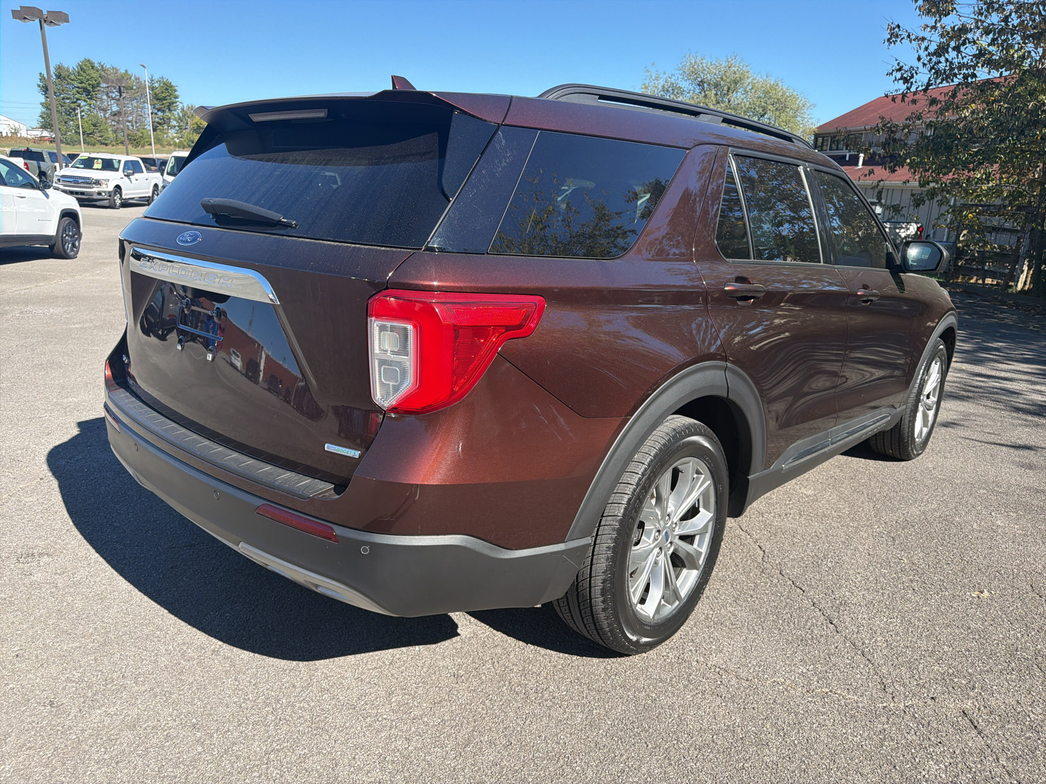 Used 2020 Ford Explorer XLT w/ Equipment Group 202A RWD image 5