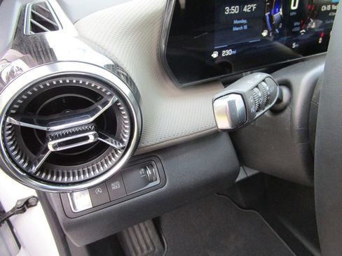 New 2026 Chevrolet Equinox LT w/ Convenience Package II image 23