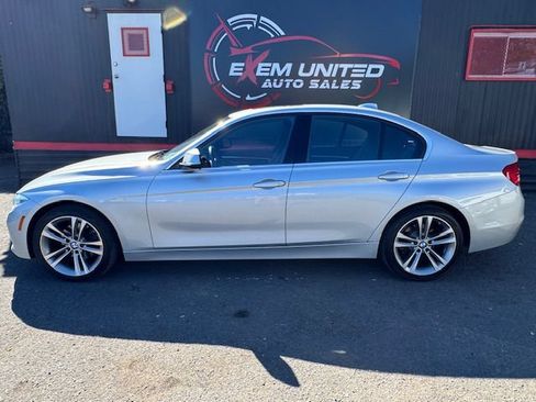 Used 2018 BMW 330i xDrive Sedan AWD/4WD image 3