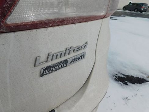 Used 2017 Hyundai Santa Fe Limited image 9