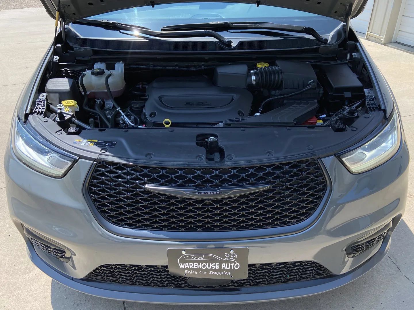 Used 2025 Chrysler Pacifica Limited FWD image 29