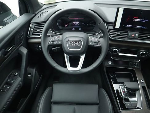 Used 2025 Audi Q5 2.0T Premium Plus w/ Premium Plus Package image 12