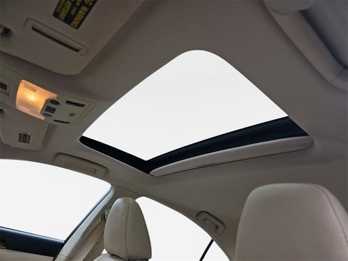 Used 2013 Lexus ES 300h image 29