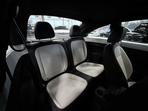 Used 2018 Volkswagen Beetle 2.0T SE image 28