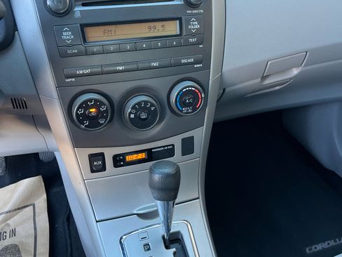 Used 2011 Toyota Corolla LE image 20