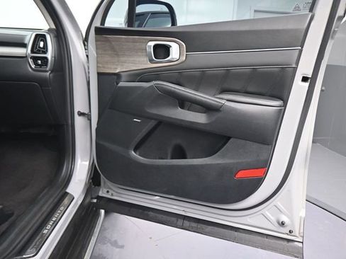 Used 2022 Kia Sorento SX Prestige image 10