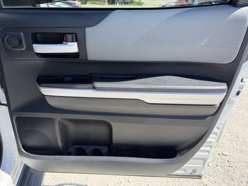 Used 2016 Toyota Tundra Limited w/ Limited Premium Package AWD/4WD image 18