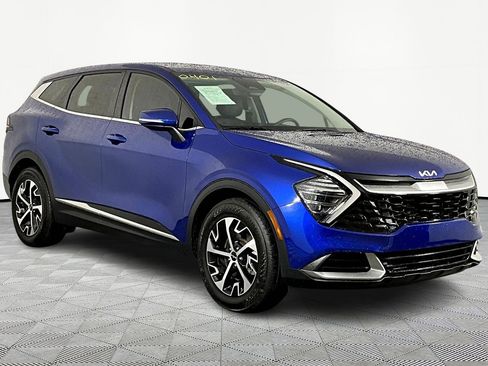 Used 2025 Kia Sportage EX image 3