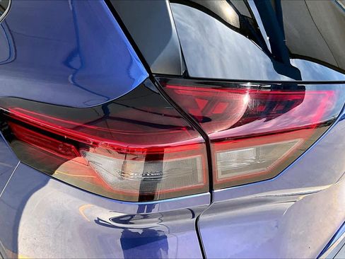 Used 2023 Nissan Rogue SV w/ SV Premium B Package image 29