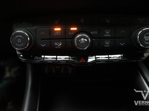 Used 2025 Dodge Durango GT AWD/4WD image 21