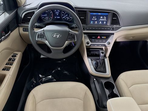 Used 2017 Hyundai Elantra SE image 17