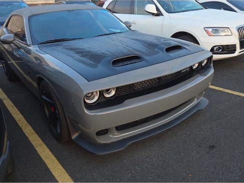 Used 2019 Dodge Challenger SRT Hellcat w/ Laguna Leather Package RWD image 4