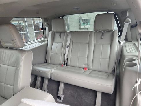 Used 2013 Lincoln Navigator 4WD w/ HD Trailer Tow Pkg image 16