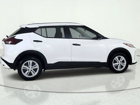 Certified 2025 Nissan Kicks Play S FWD image 7