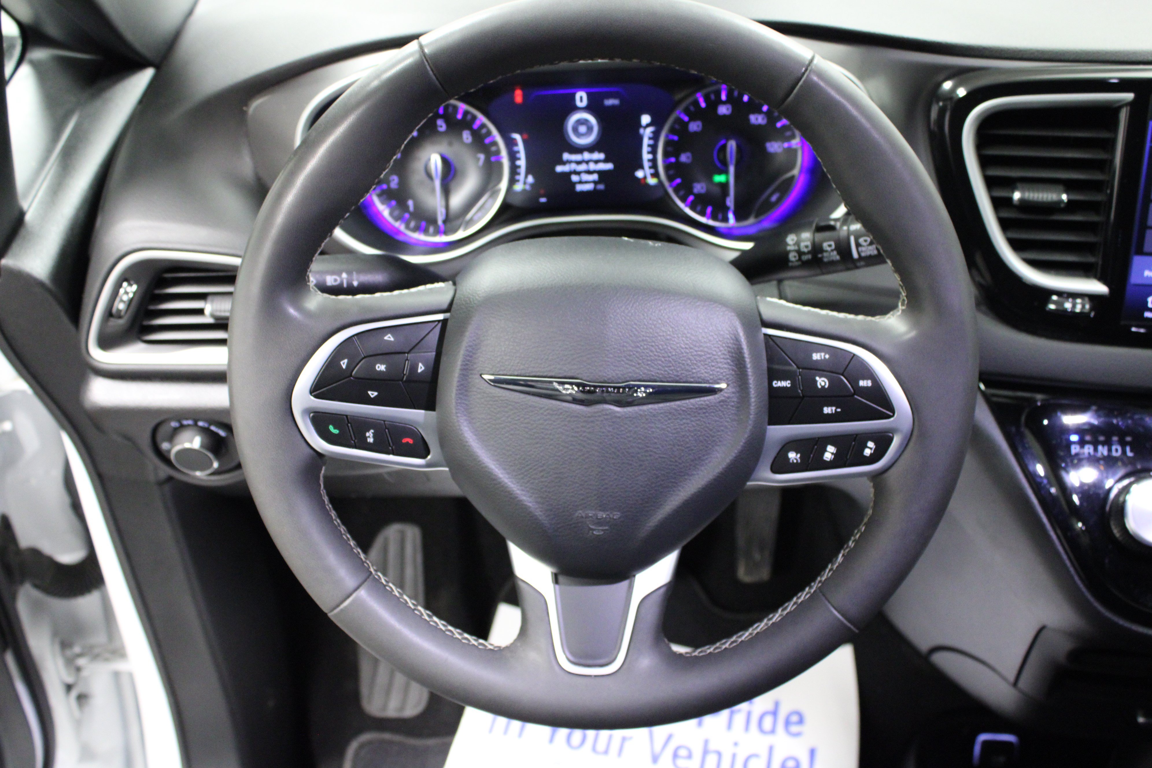 Used 2025 Chrysler Voyager LX FWD image 18