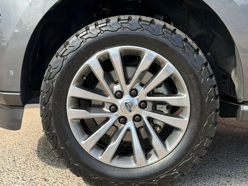 Used 2018 Ford Expedition Limited w/ Equipment Group 301A AWD/4WD image 34