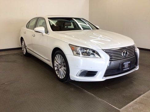 Used 2013 Lexus LS 460 w/ Comfort Pkg RWD image 1