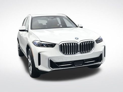 New 2026 BMW X5 xDrive50e image 11