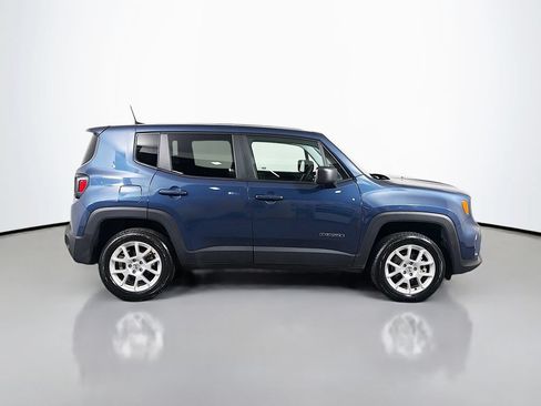 Used 2023 Jeep Renegade Latitude AWD/4WD image 8