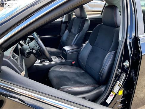 Used 2017 Toyota Camry SE image 7