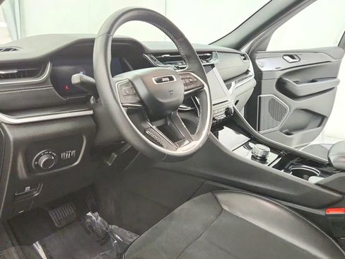 Used 2021 Jeep Grand Cherokee L Laredo image 22